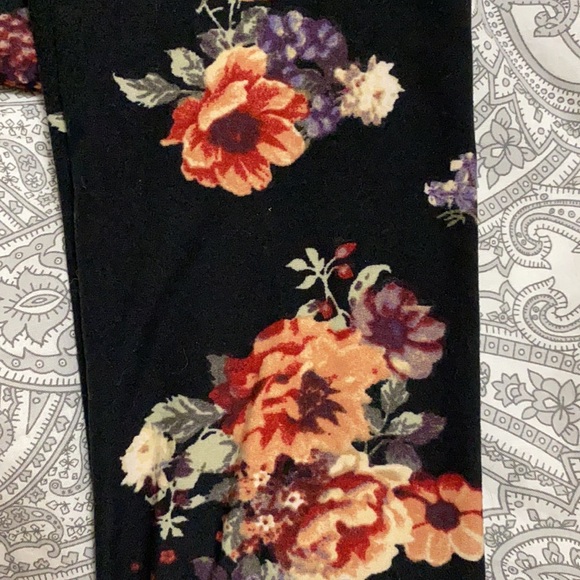 Girls cute Leggings. New with tags. - Picture 4 of 4